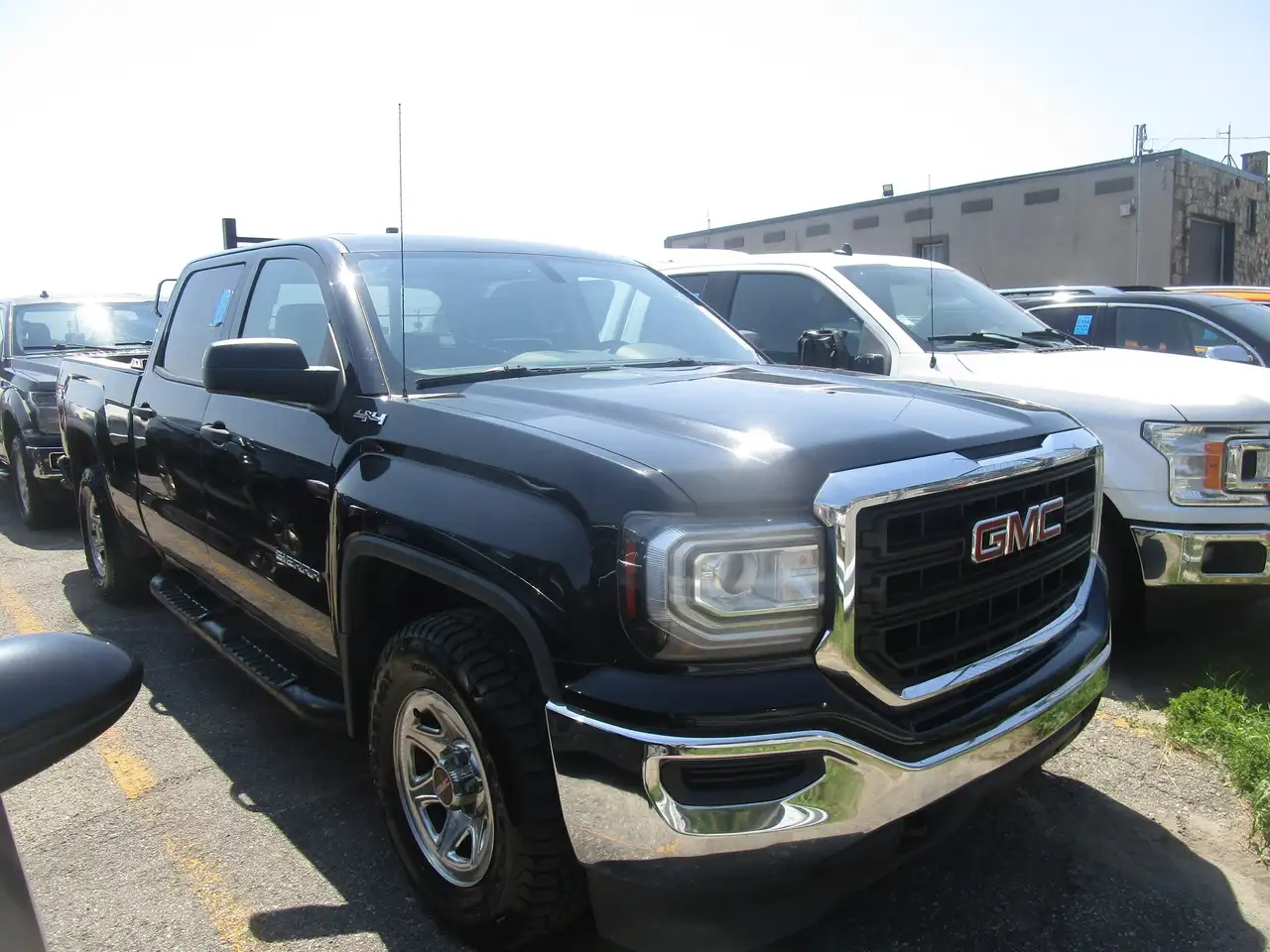 Chevrolet Silverado 2500 photo Chevrolet Silverado 2500