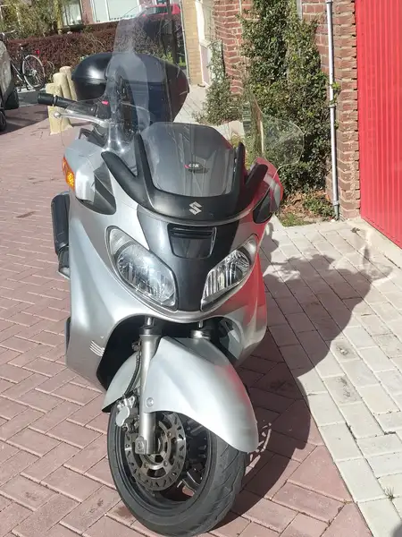 Suzuki Burgman 650 - foto 6