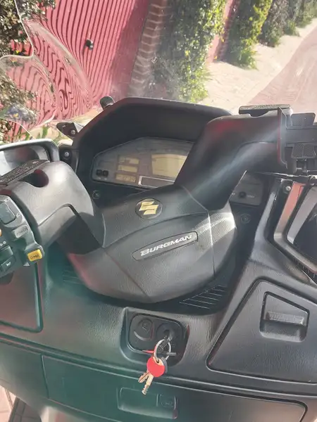 Suzuki Burgman 650 - foto 3