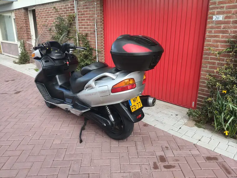 Suzuki Burgman 650 - foto 2