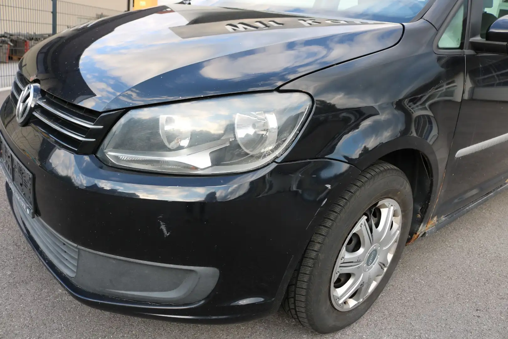 Volkswagen Touran Trendline 1,6 TDI DPF Schwarz - 2