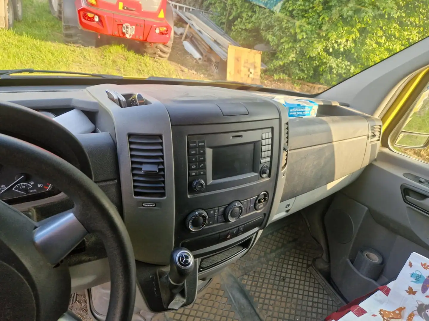Mercedes-Benz Sprinter 319 3.0 CDI V6 L3H1 RWD 7G-tronic Plus Jaune - 2