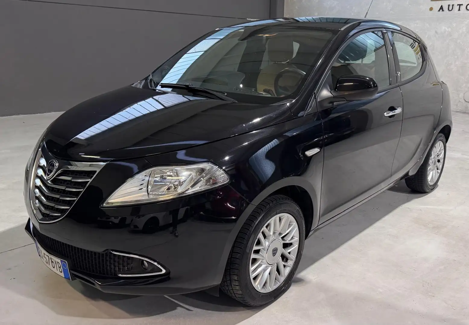 Lancia Ypsilon Benzina Cambio Automatico - 2