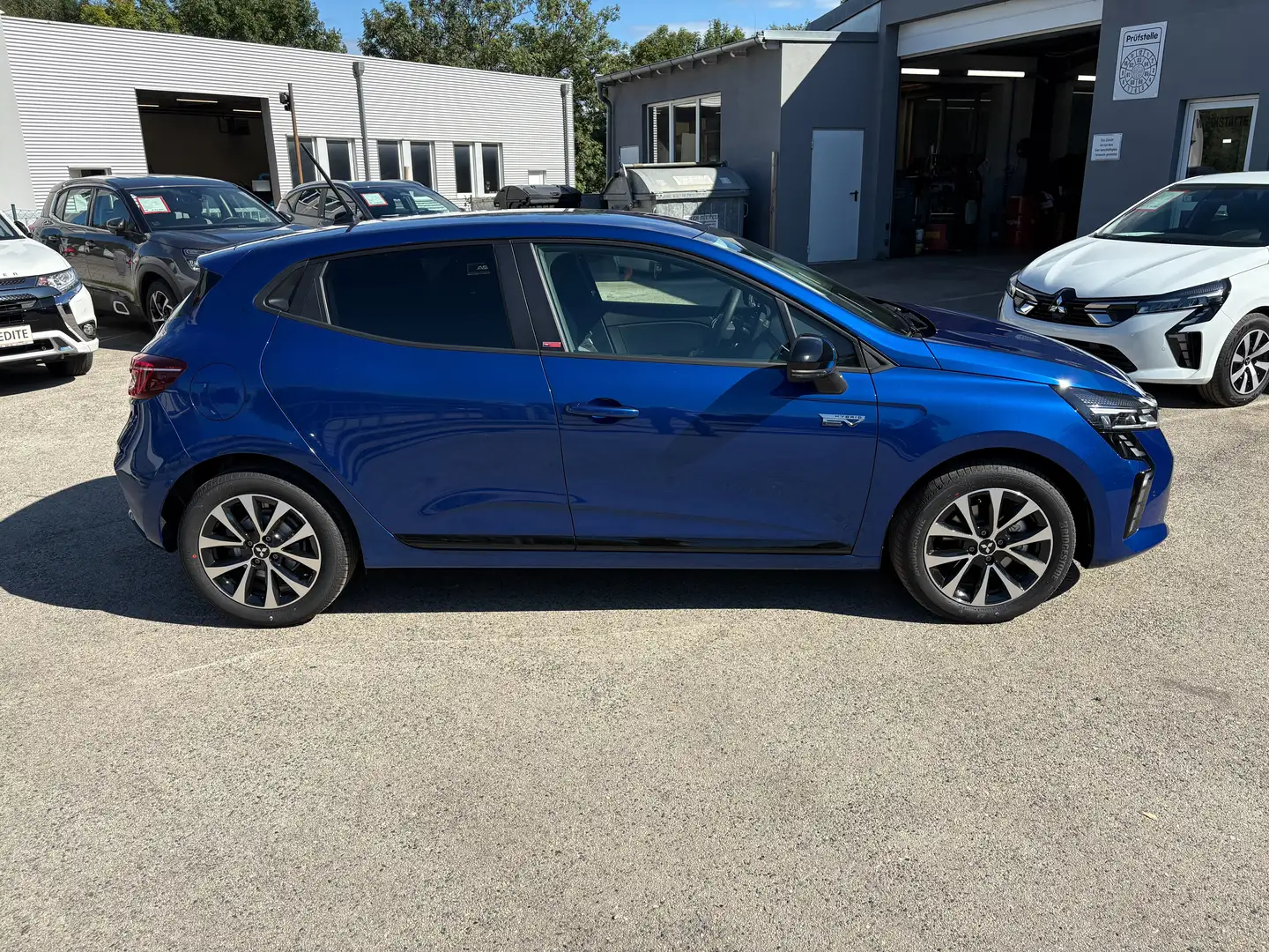 Mitsubishi Colt 1,6 HEV Invite Aut. YUKI/incl. Winterräder Blau - 2