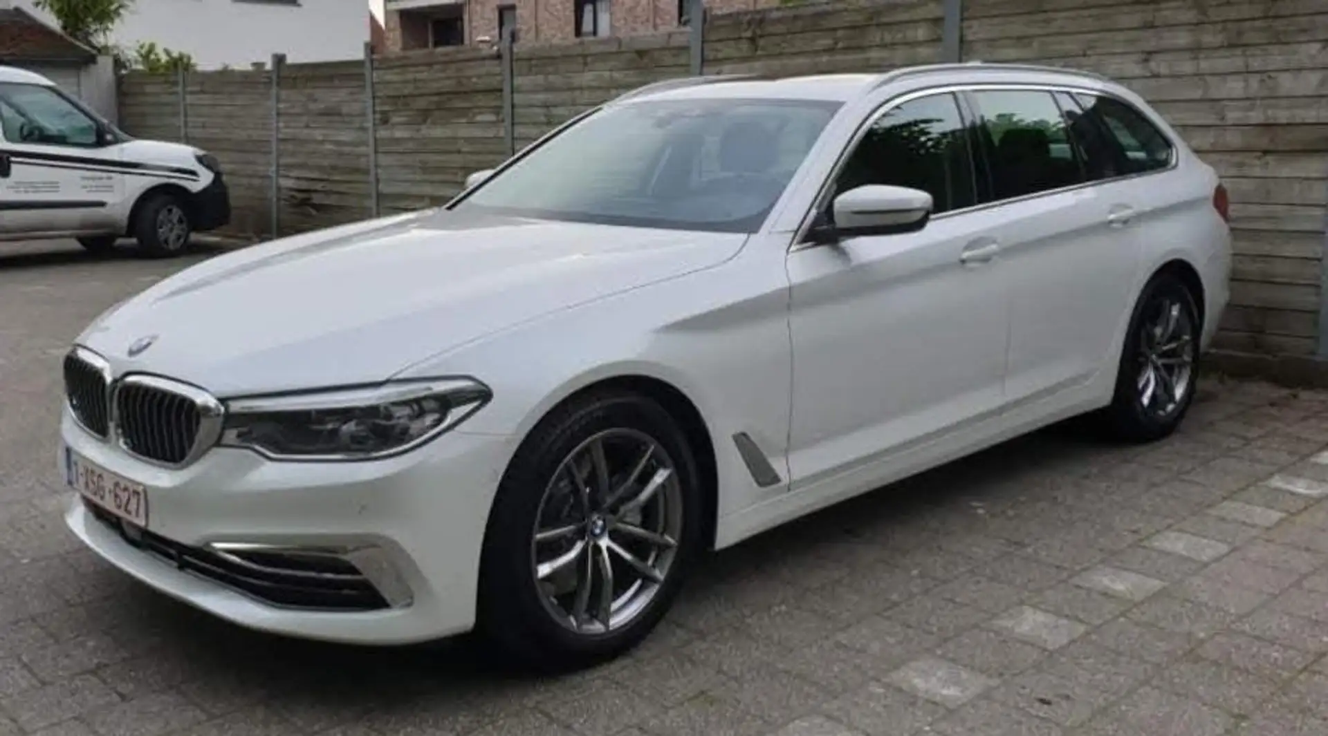 BMW 520 520i Touring Aut. Luxury Line / dealer onderhouden Wit - 1