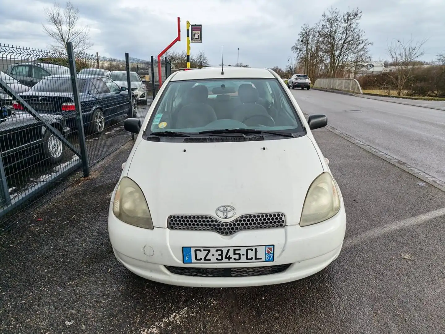 Toyota Yaris 85 VVT-i Luna 3p Blanc - 2
