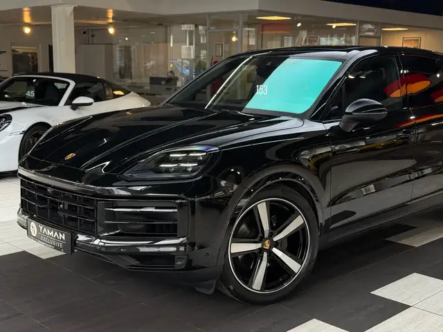 Porsche Cayenne view 3