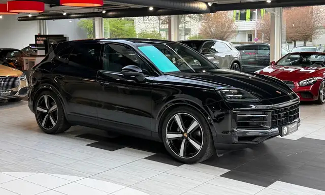 Porsche Cayenne view 6