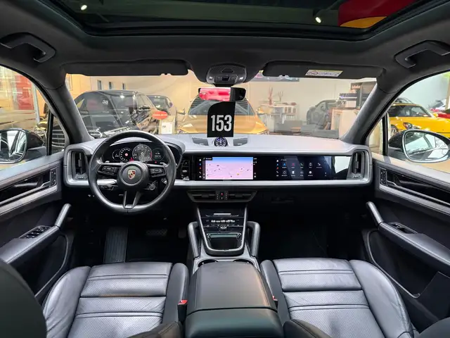 Porsche Cayenne view 14