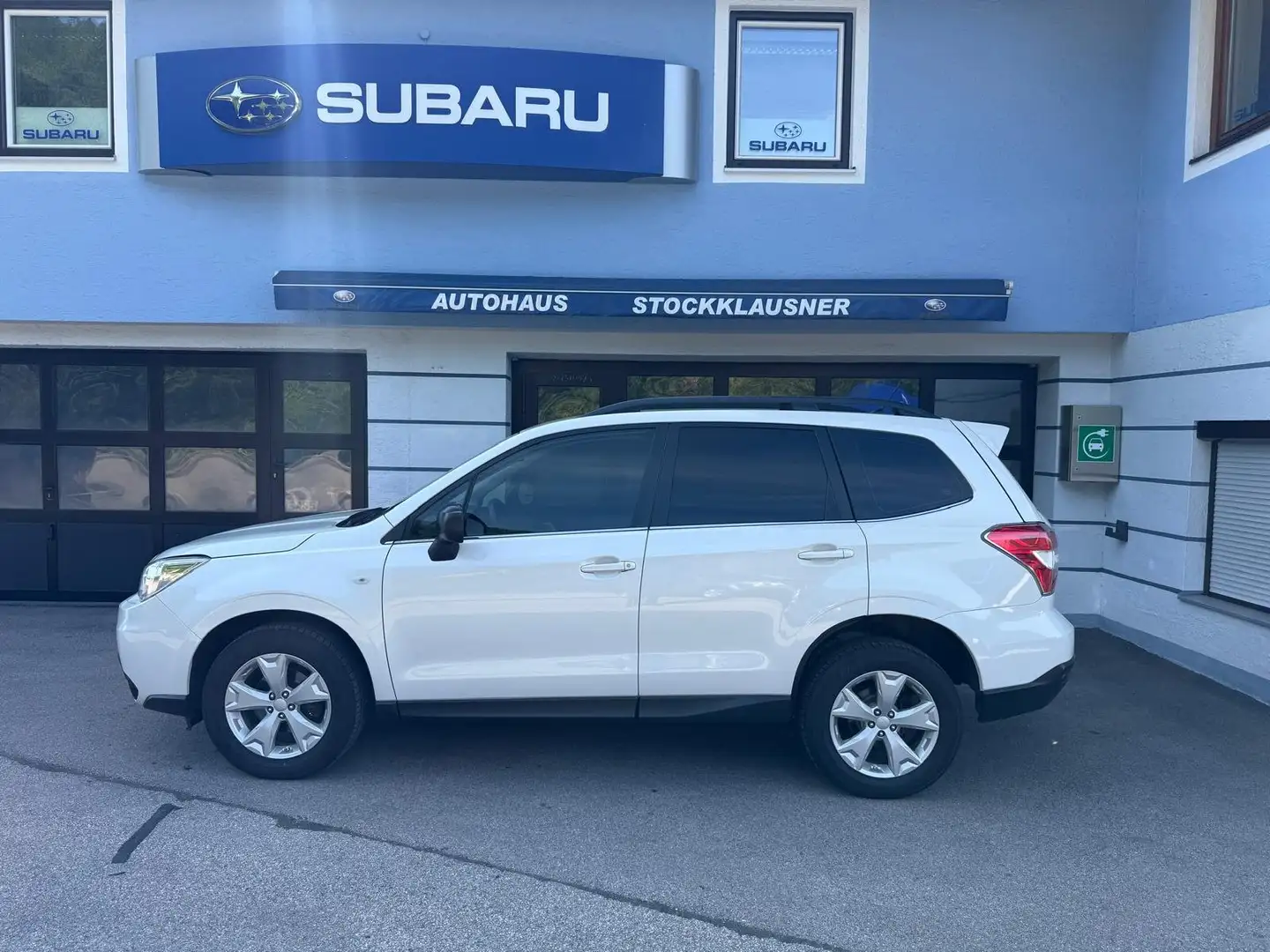 Subaru Forester Active Biały - 1