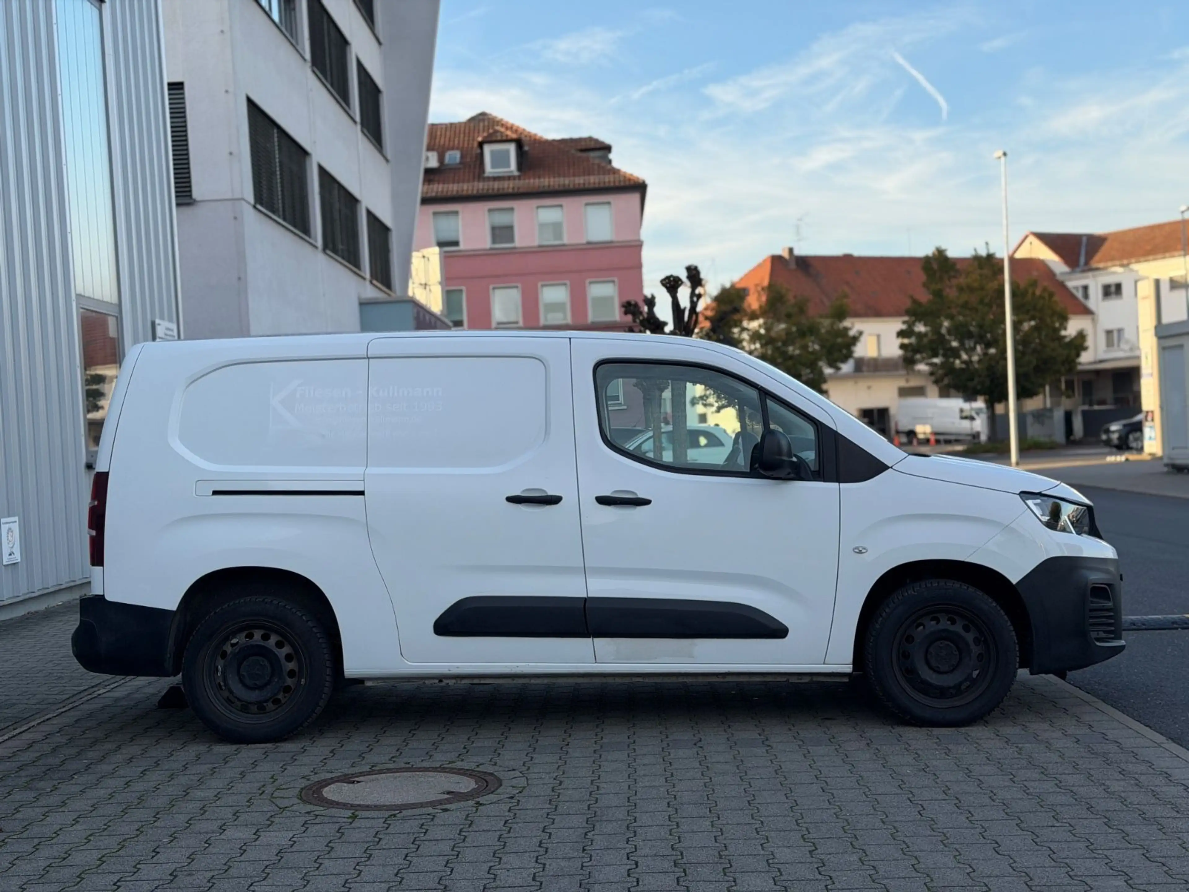 Peugeot Partner 1.5 BlueHDi Premium L2 AHK PDC — photo 9
