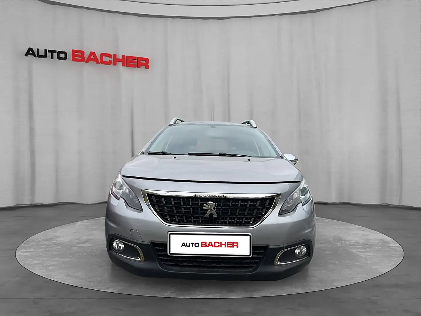Peugeot 2008 1,5 BlueHDi 100 Style S&S Grau - 2