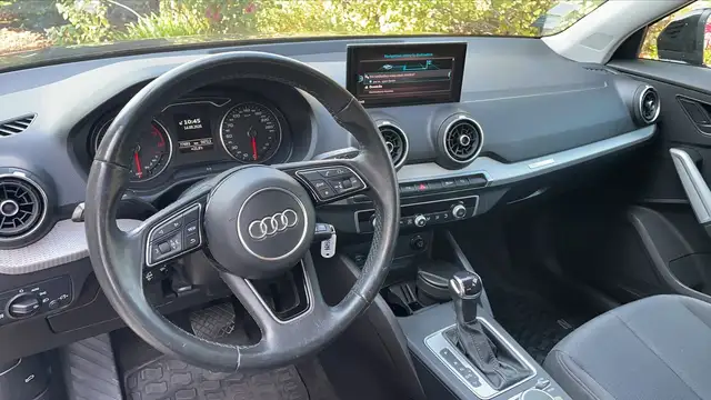 Audi Q2 view 8