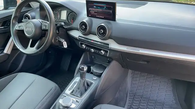 Audi Q2 view 10