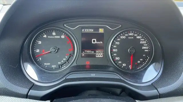 Audi Q2 view 12