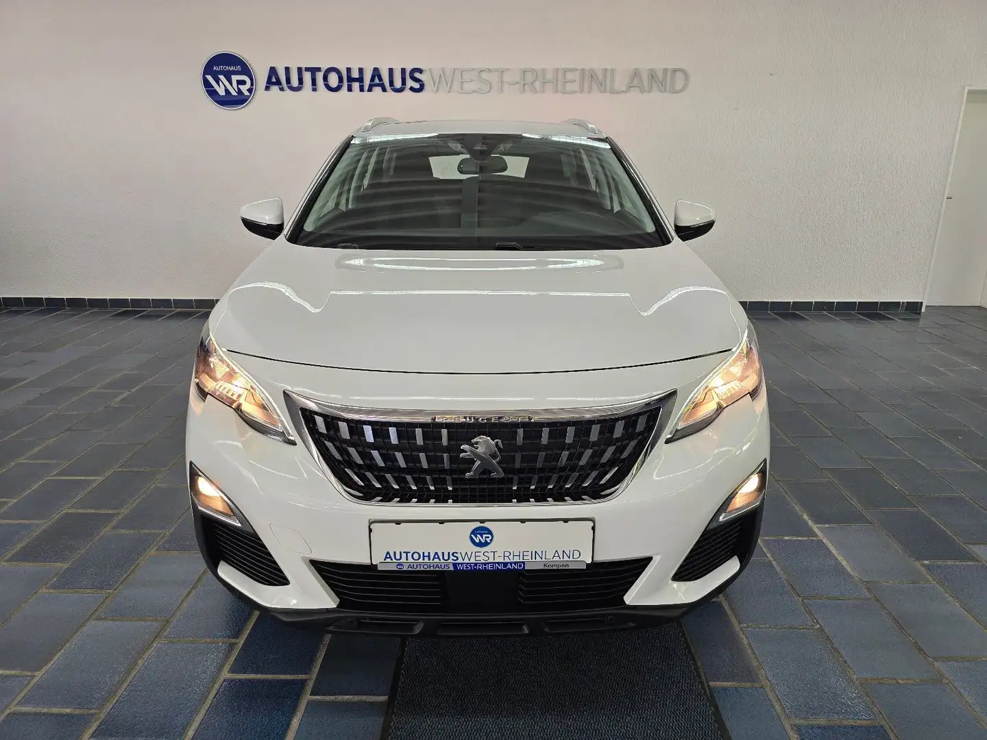 Peugeot 3008 Active 1,2 Ltr-96 kW*RFK*AHK*NAVI*KLIMA*SH* Blanco - 2