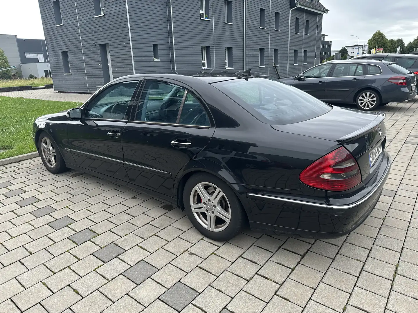 Mercedes-Benz E 220 CDI Avantgarde Schwarz - 1