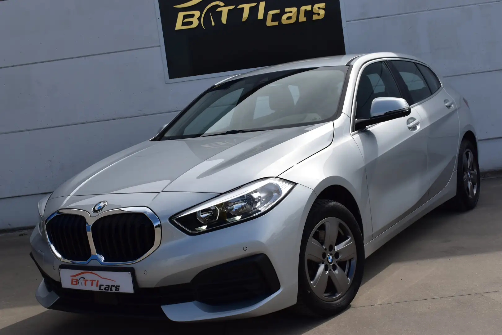 BMW 116 1.5d* Navi* Airco* PDC V&A* Cruise control* Argento - 1