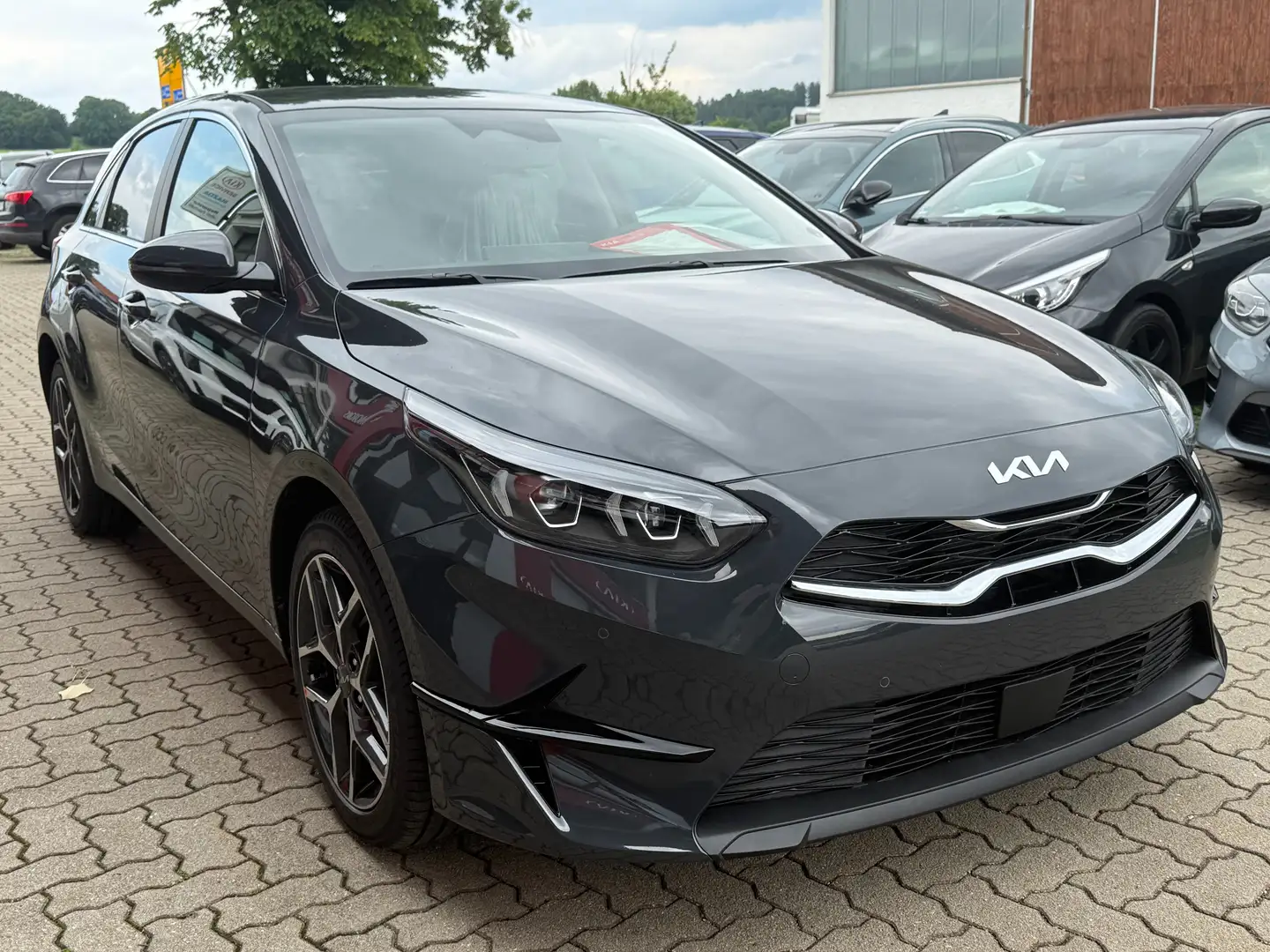 Kia Ceed / cee'd Ultimate Edition Navi Klima Kamera Sitzhz ACC PDC Grau - 1