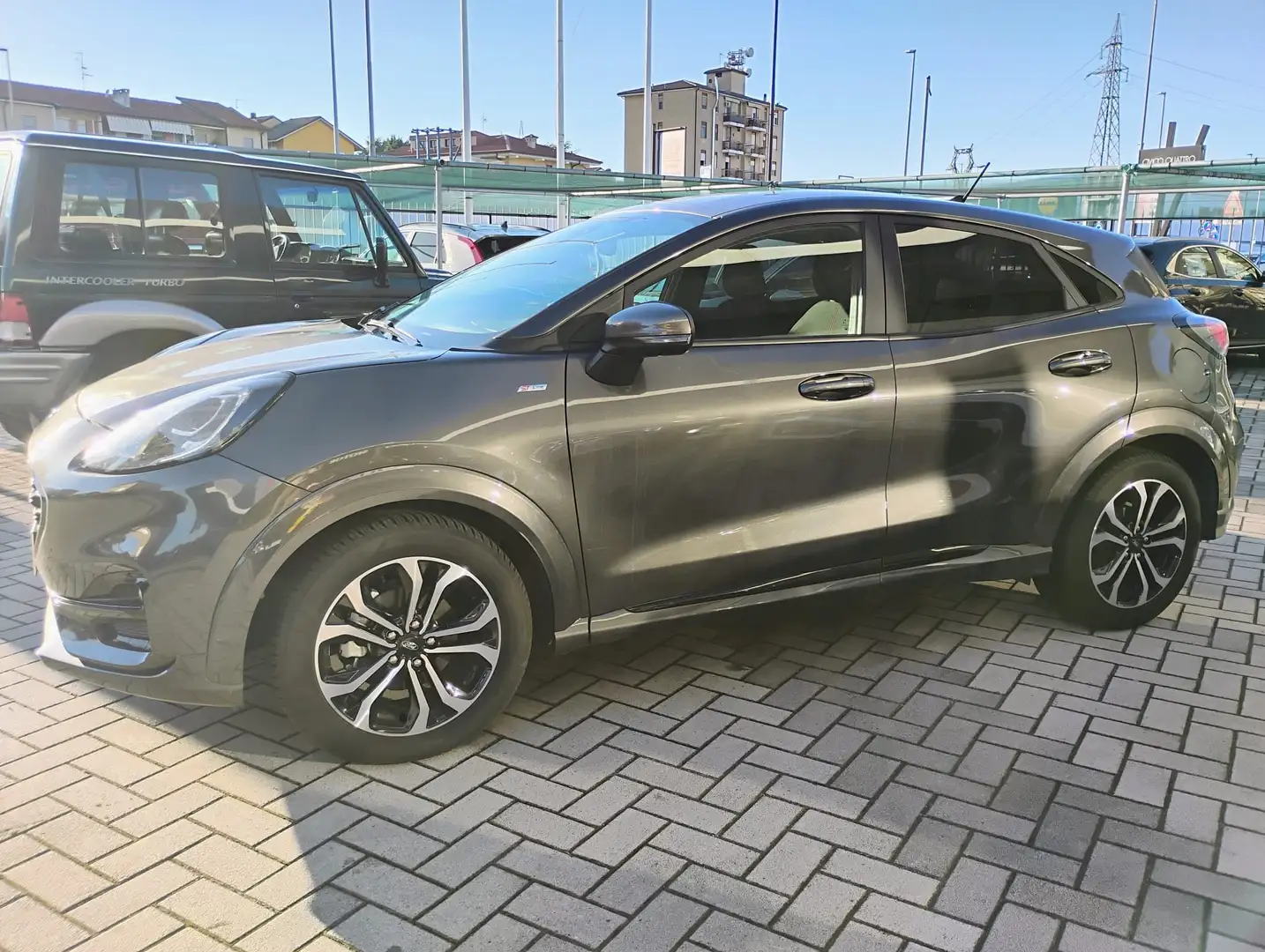 Ford Puma Puma II 2020 1.0 ecoboost h ST-Line s Grau - 2