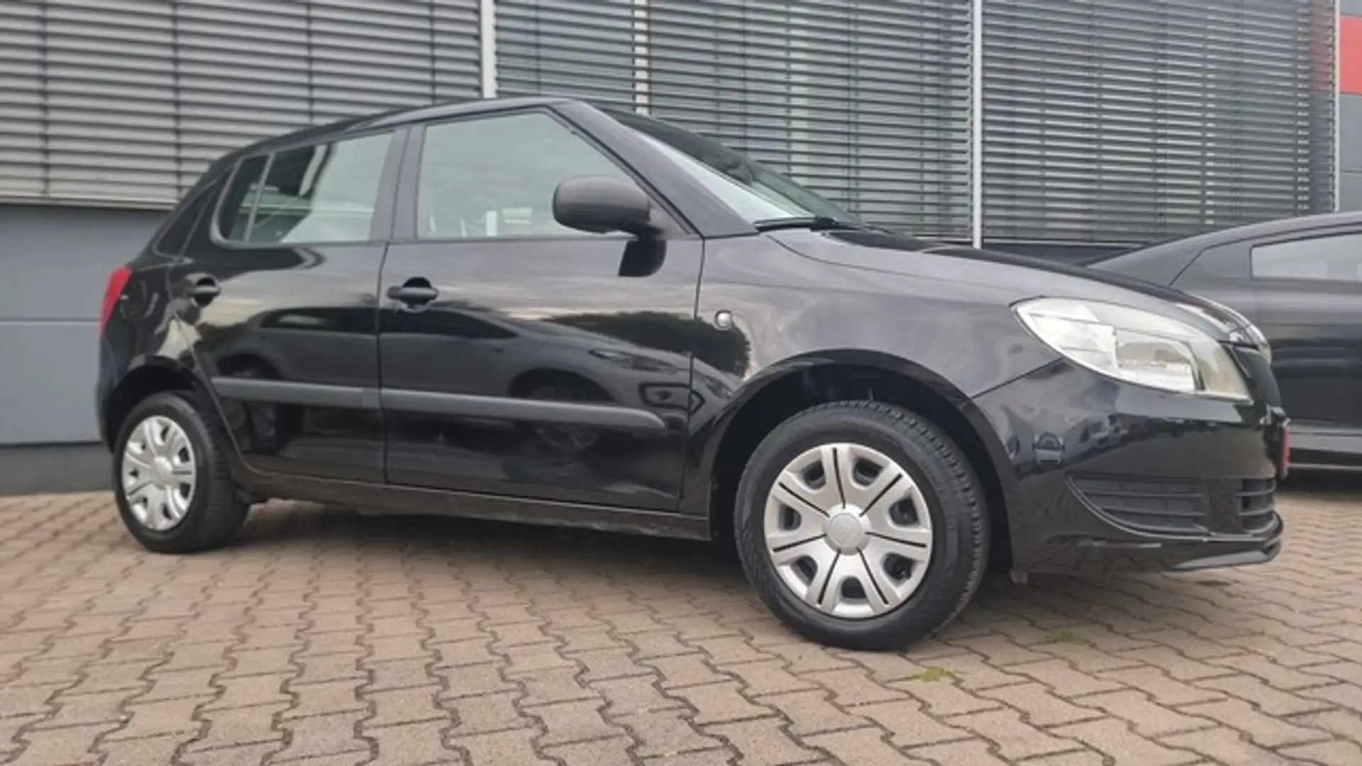 Skoda Fabia KLIMA COOL 5-türig nur 35tkm 2.Hand Zwart - 2