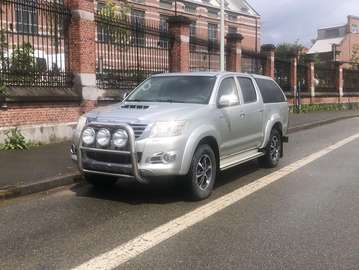 3.0 D-4D 4WD STX invincible