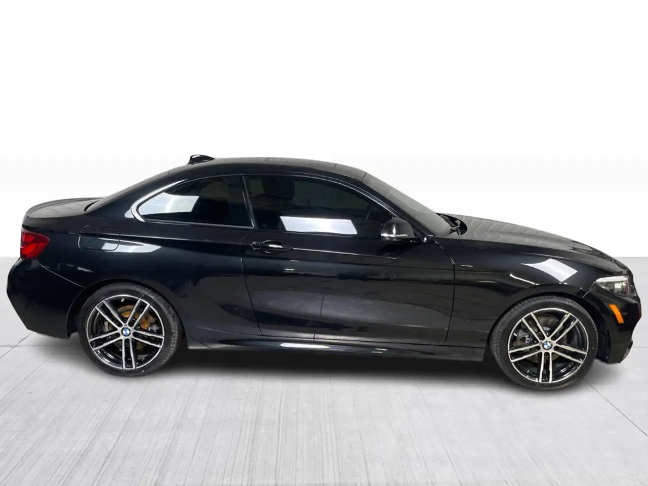 BMW 2 Series снимка BMW 2 Series