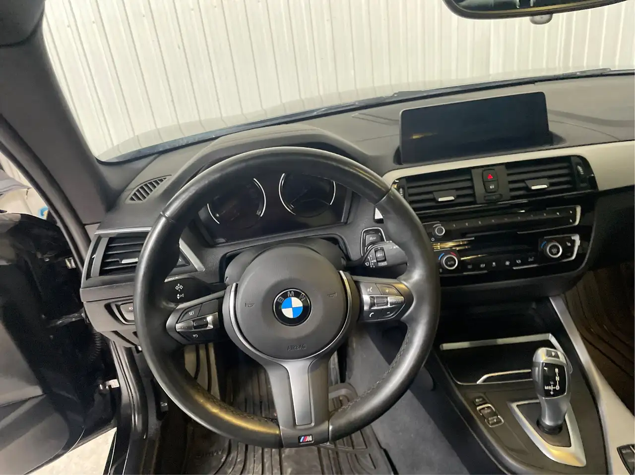 BMW 2 Series снимка BMW 2 Series