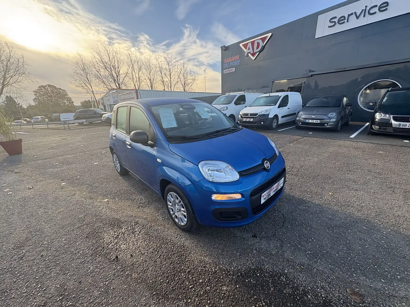 Fiat Panda 1.0 70CH BSG S\u0026S Bleu - 1