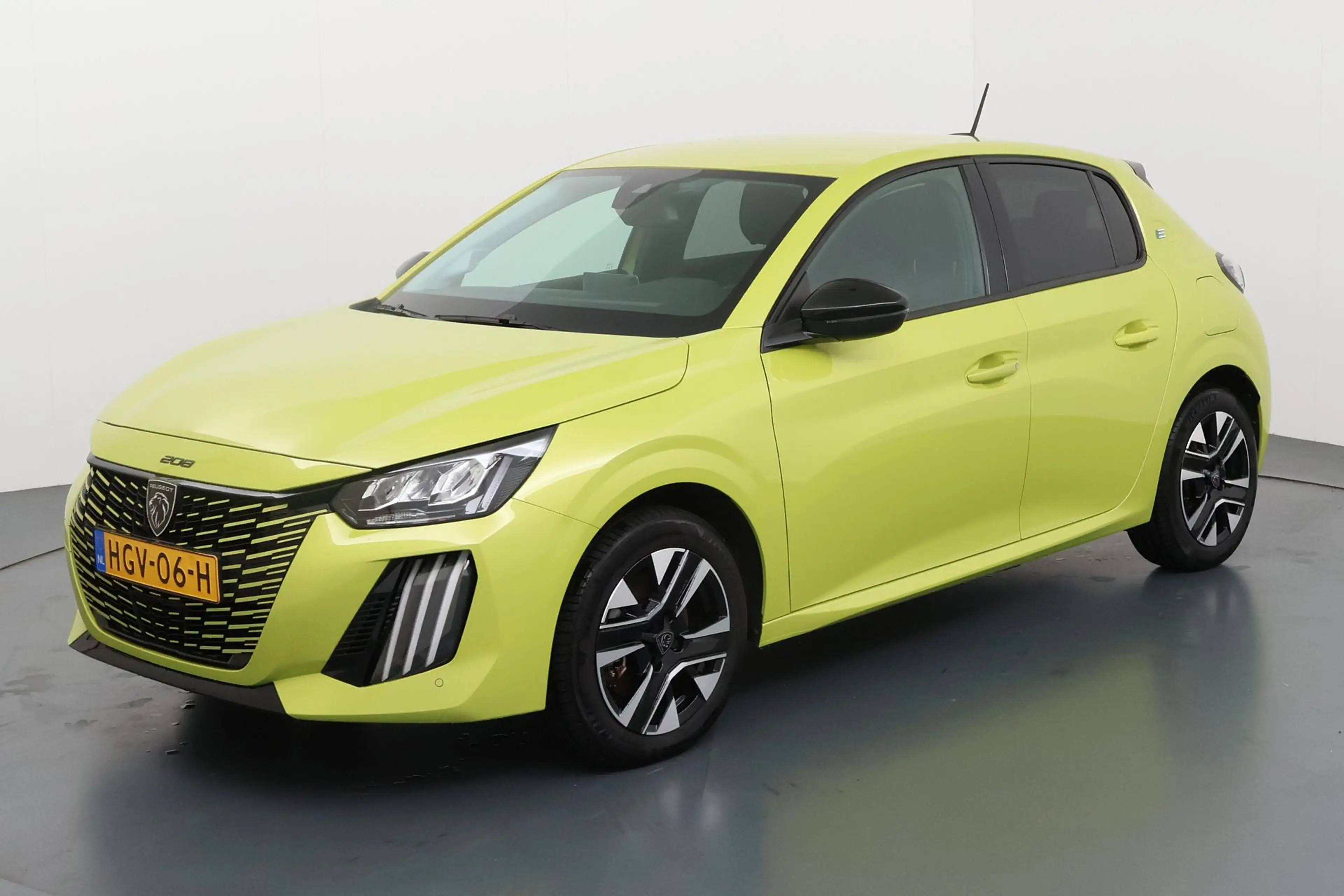 Peugeot e-208 EV Style 50 kWh Compact en elektrisch met verwarmb — photo 4