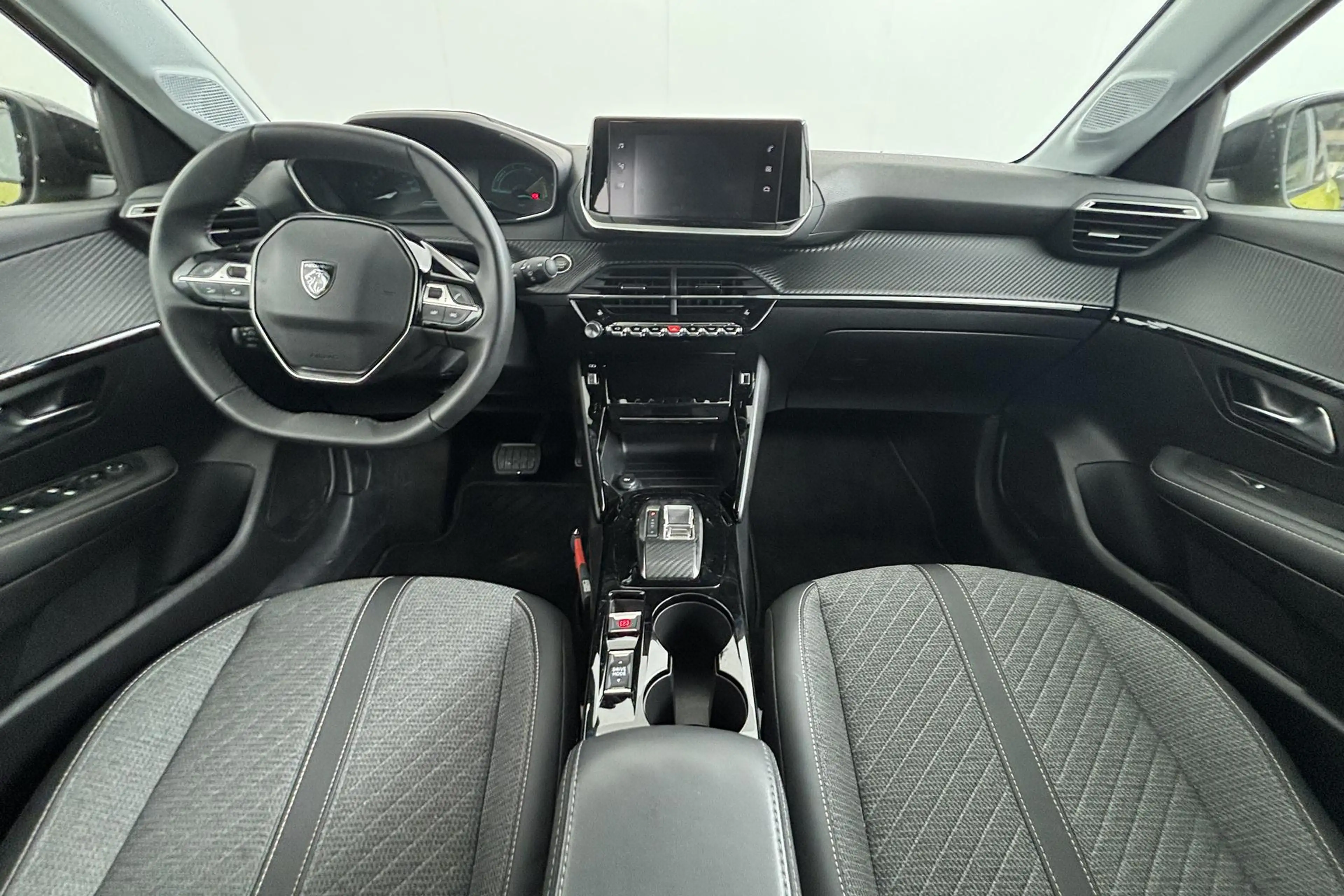 Peugeot e-208 EV Style 50 kWh Compact en elektrisch met verwarmb — photo 2