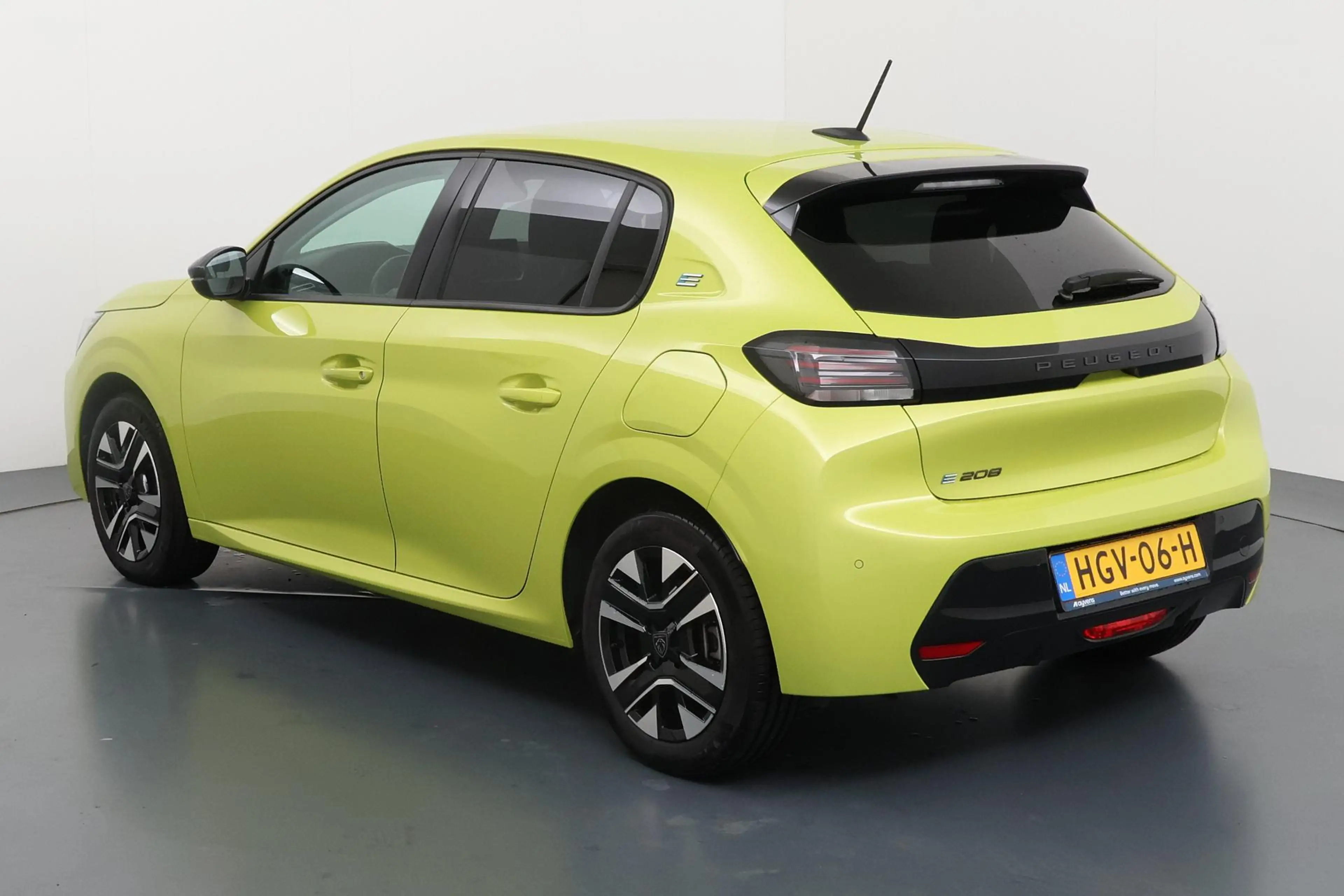 Peugeot e-208 EV Style 50 kWh Compact en elektrisch met verwarmb — photo 7
