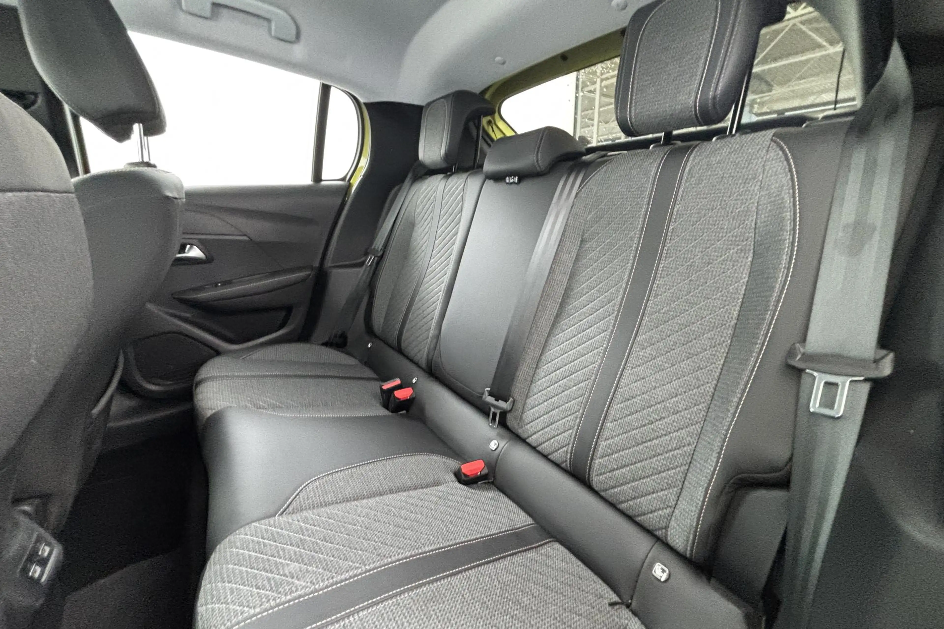 Peugeot e-208 EV Style 50 kWh Compact en elektrisch met verwarmb — photo 5