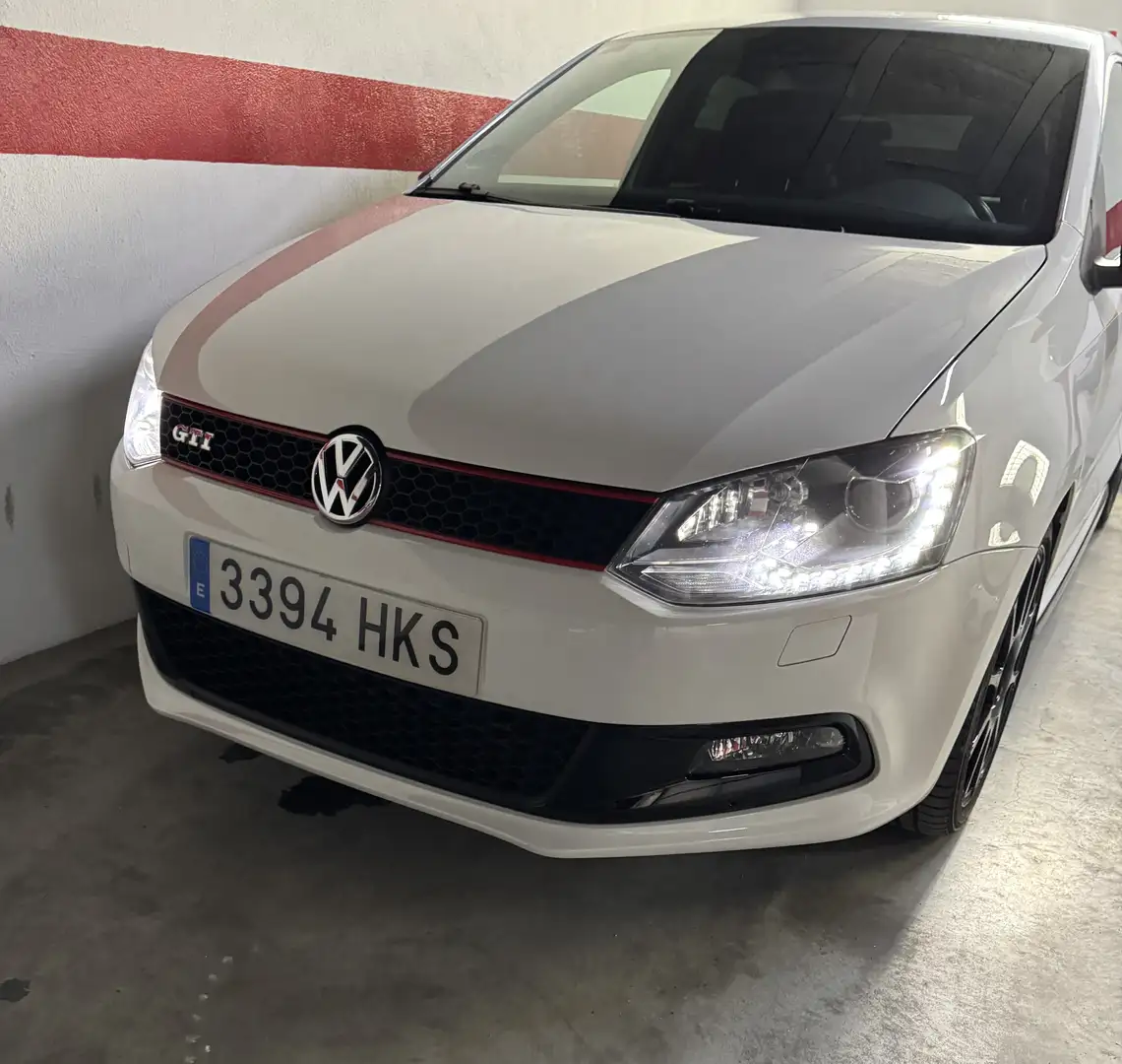 Volkswagen Polo GTI 1.4TSI DSG - 1