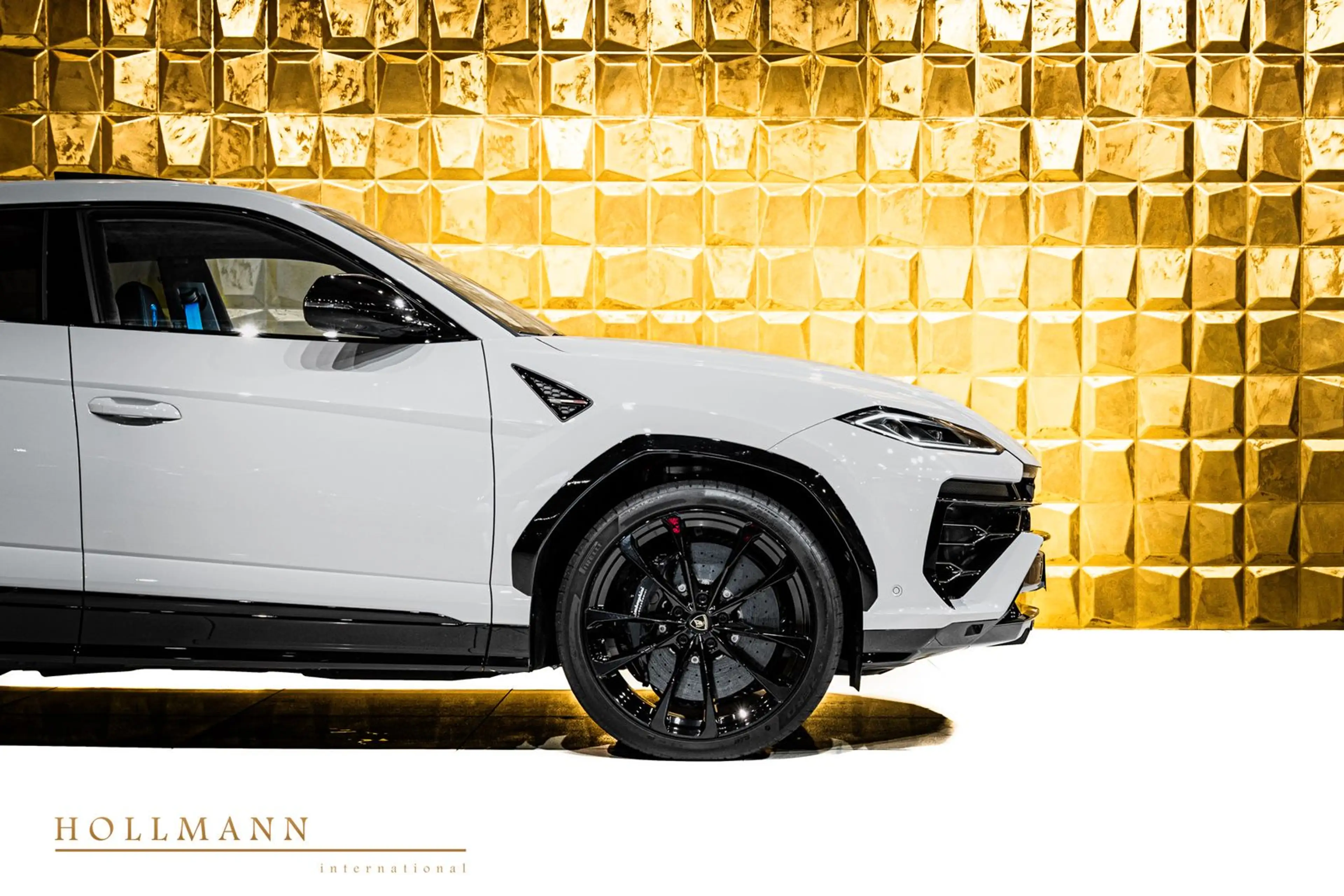 Lamborghini Urus SE + B&O + BIG CARBON PACK + PANO + — photo 11