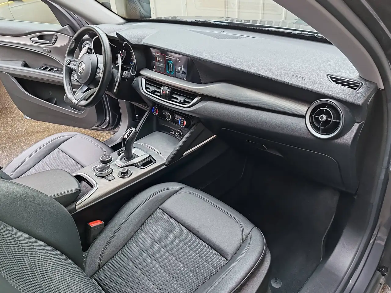 Alfa Romeo Stelvio 2021 — фото 9