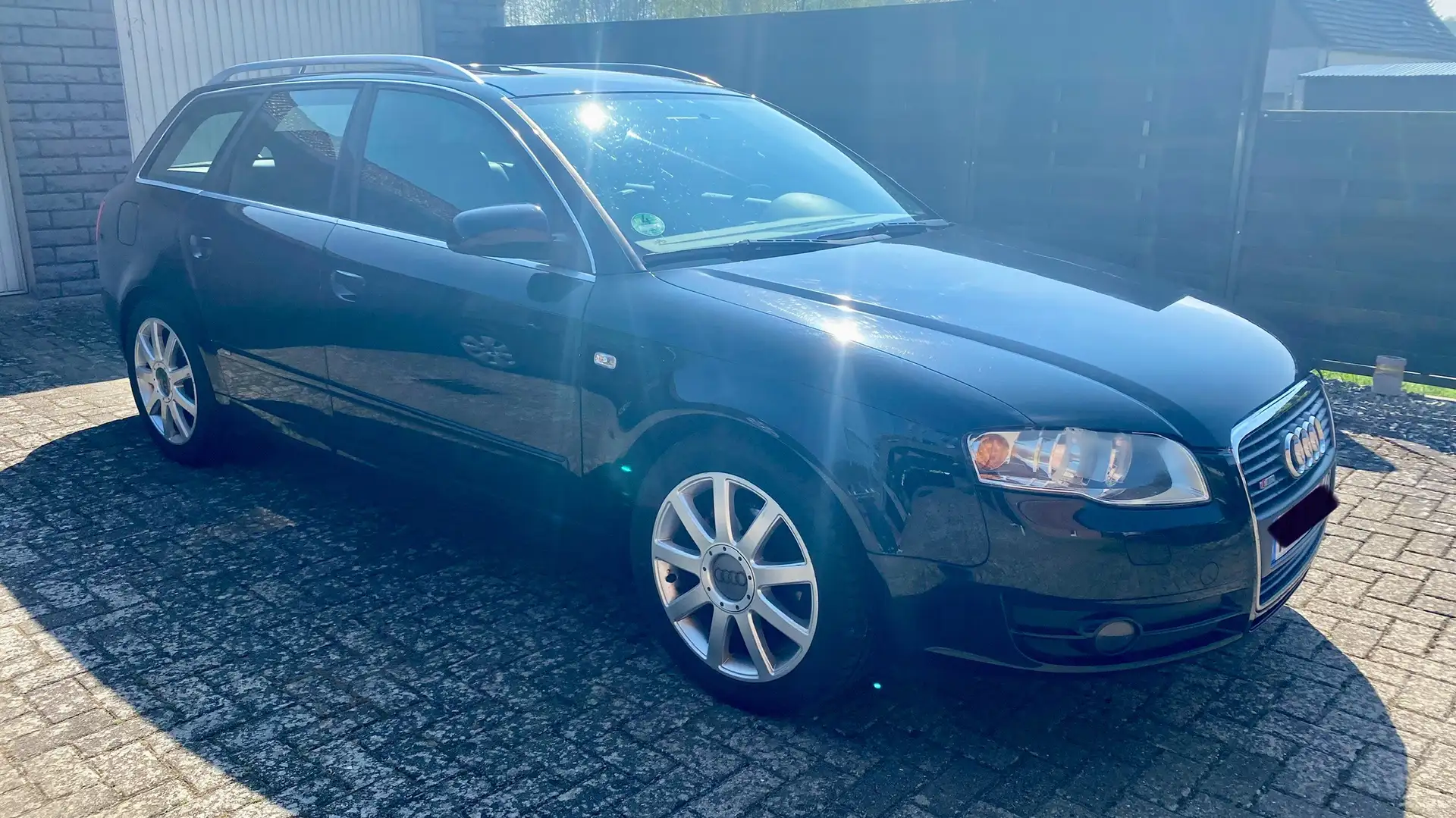 Audi A4 Audi A4 Avant 2,0 TDI S-Line Noir - 1