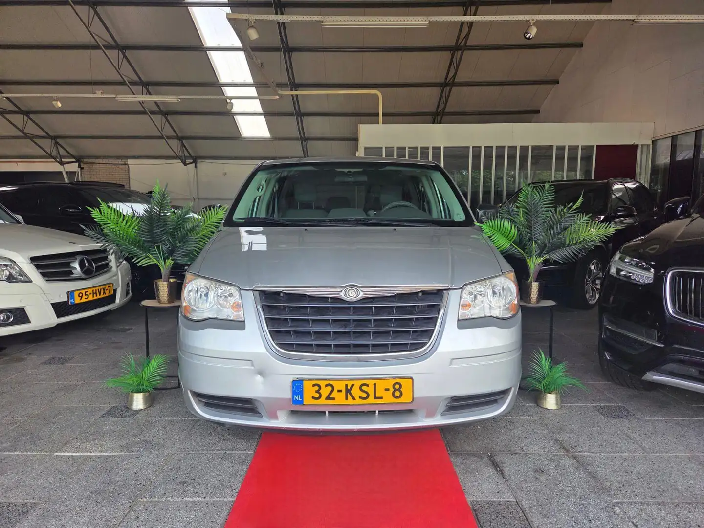 Chrysler Town & Country 3.3 V6 AUT 7PER! 2007 Grau - 1