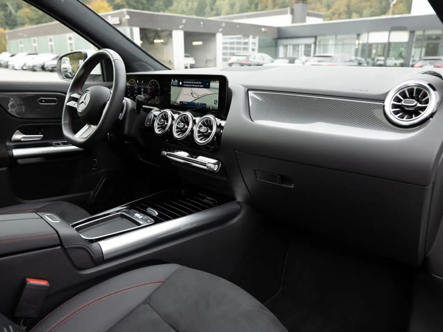 Mercedes-Benz GLA 200 AMG-Sport/LED/Cam/Pano/AHK/EASY-P/Ambi Weiß - 2