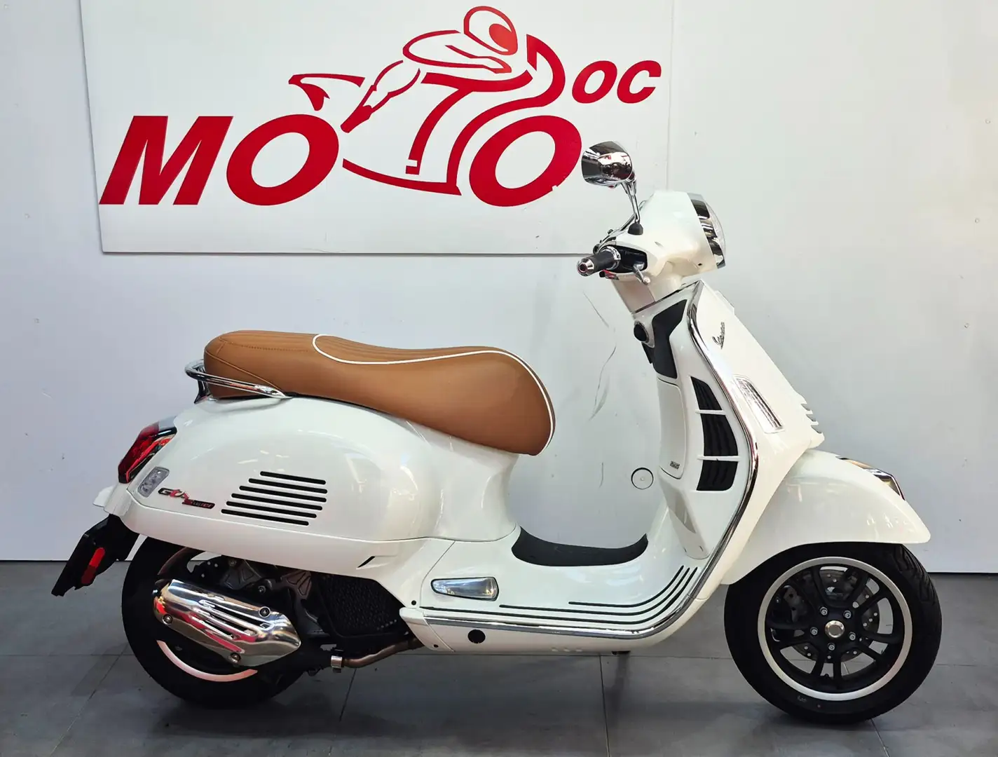 Vespa GTS 125 super ***MOTODOC.BE*** Wit - 1