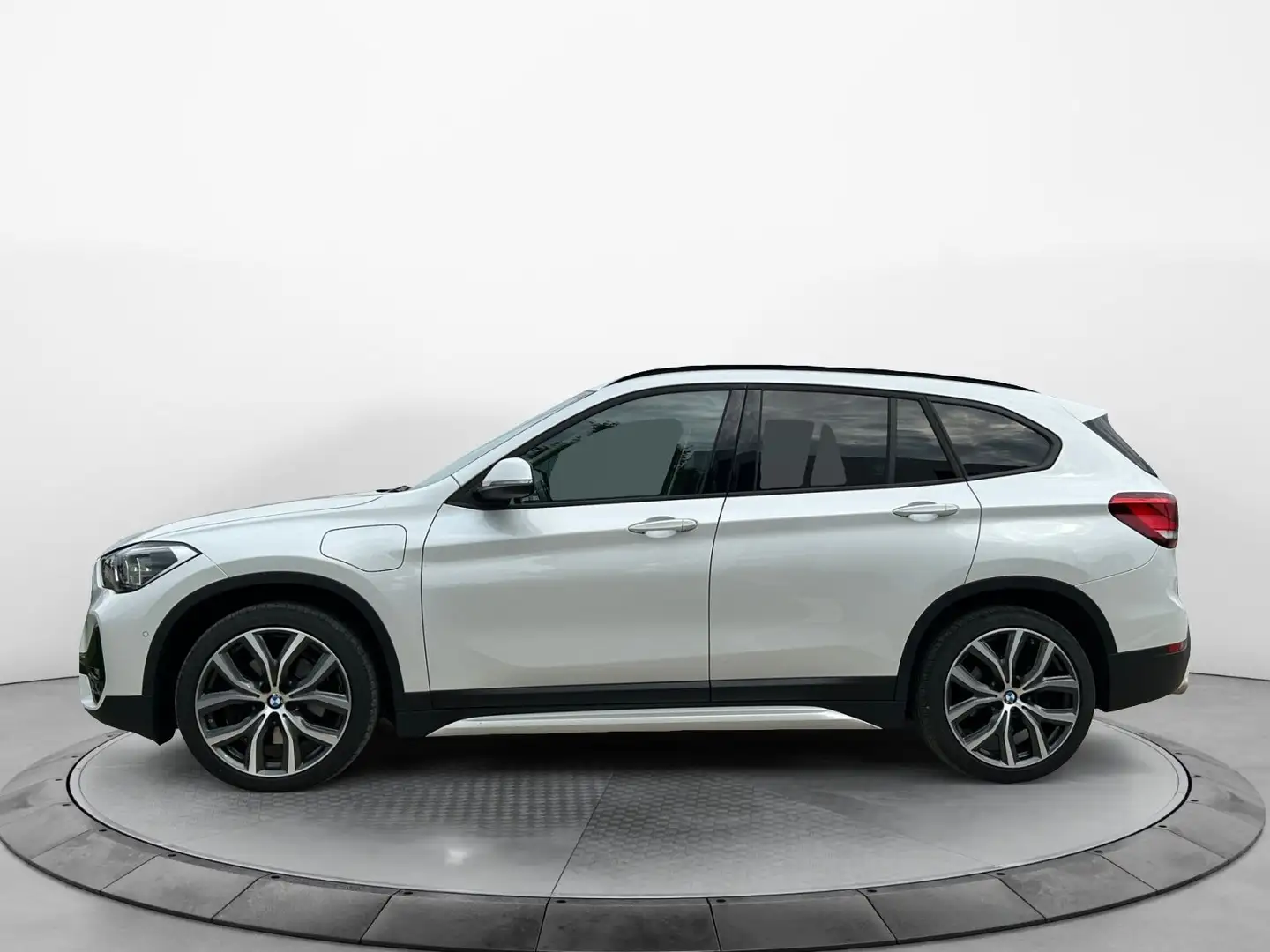 BMW X1 xDrive 25 e Sport Line, LED, DAB, Tempomat, R Bianco - 2