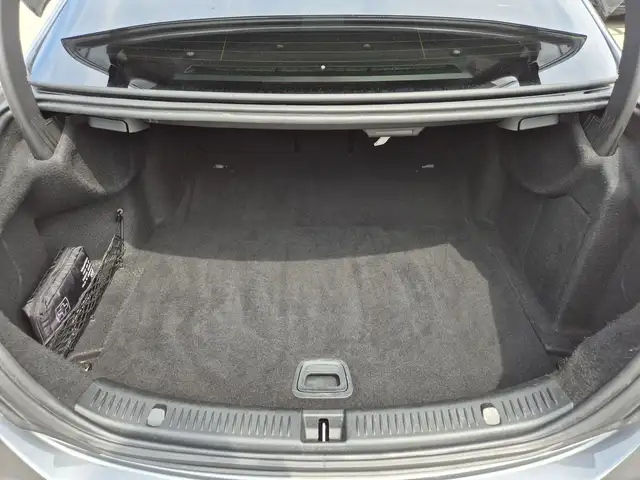 Mercedes-Benz 220 view 12