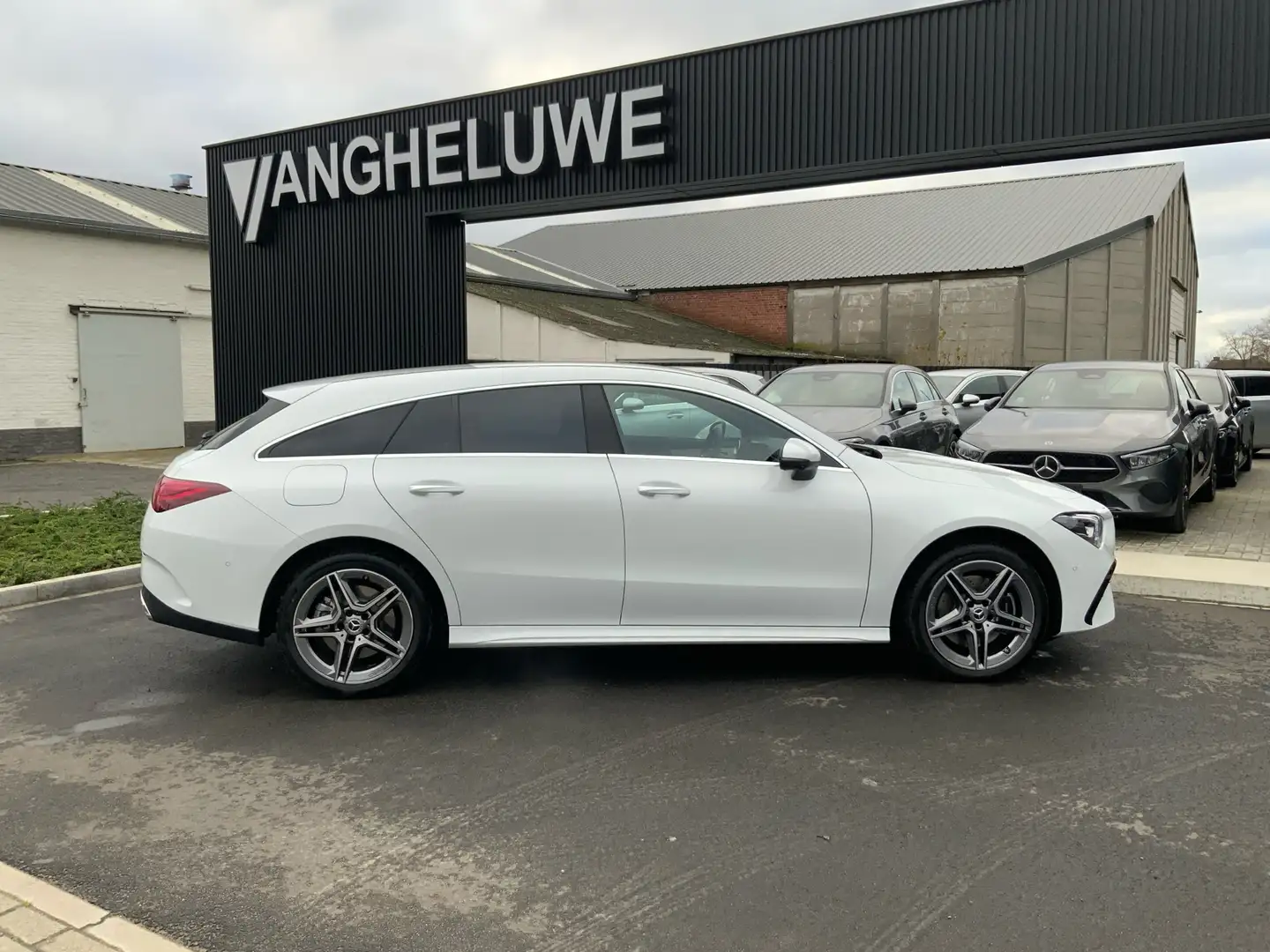 Mercedes-Benz CLA 250 Shooting Brake e PHEV AMG Line hybride Wit - 1