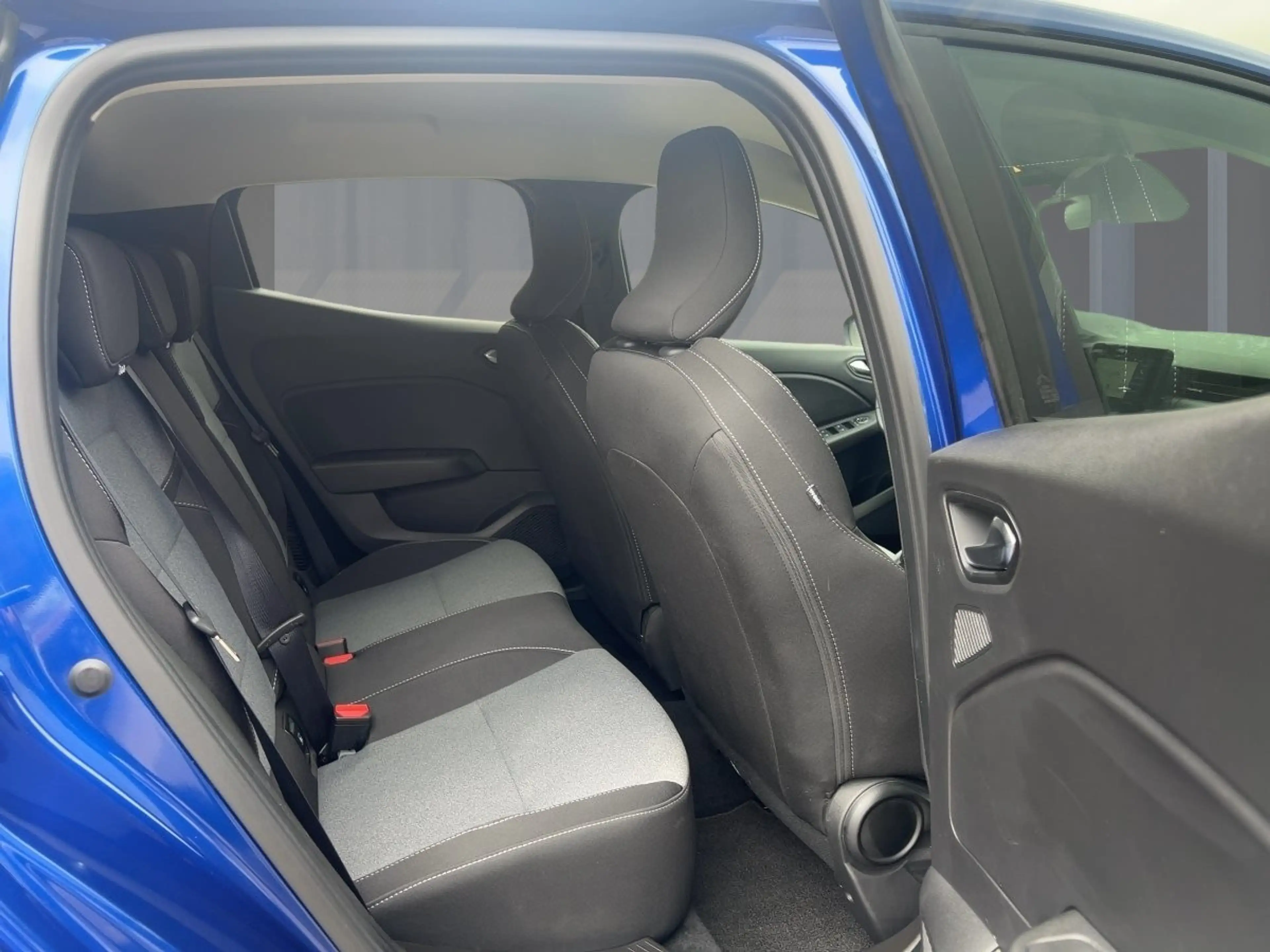 Renault Clio Evolution E-Tech Full Hybrid 1.6 145 CLIO — photo 9