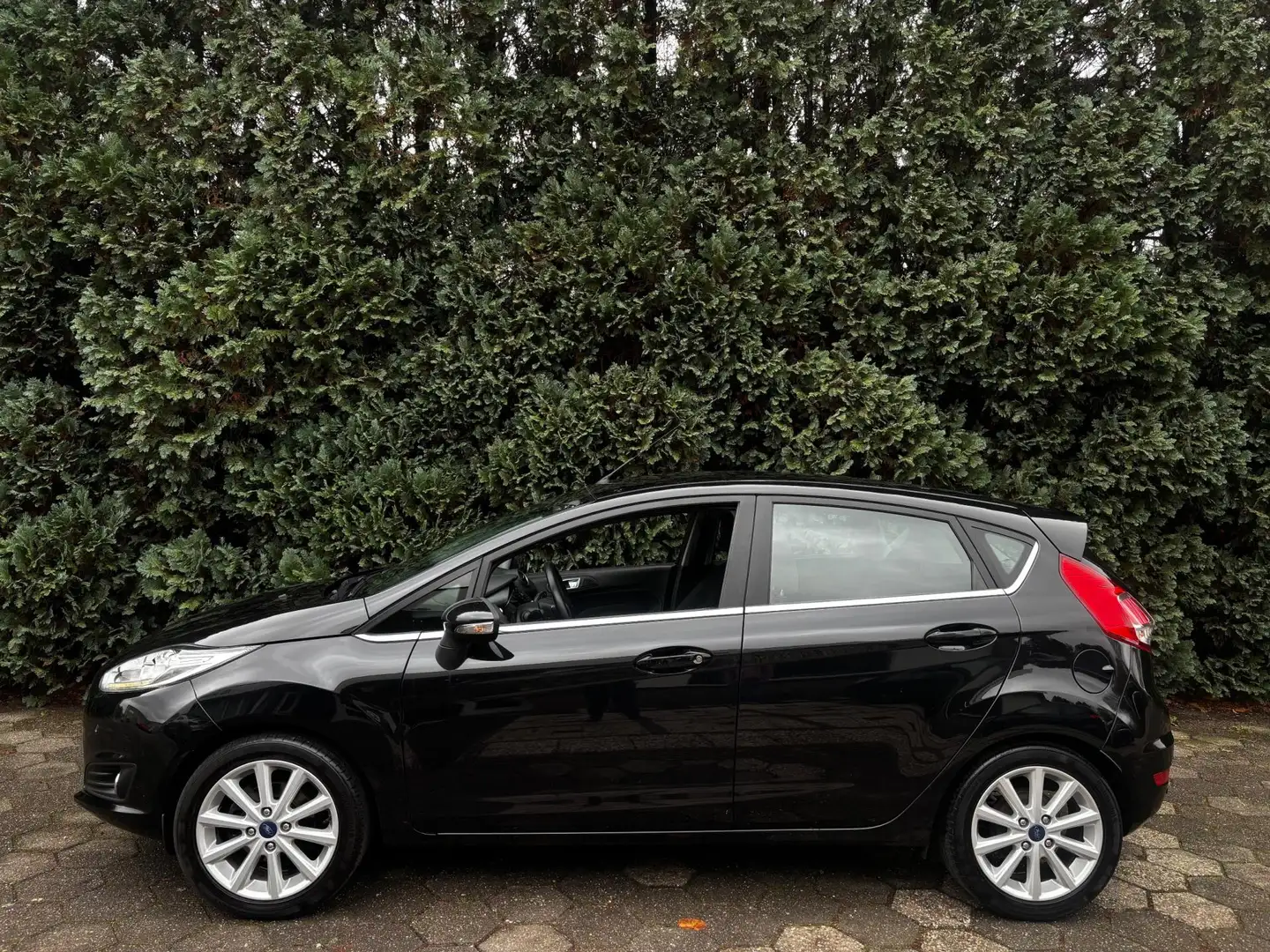 Ford Fiesta 1.0 Titanium | Stoelverwarming | Airco | Navi | Ne Noir - 2