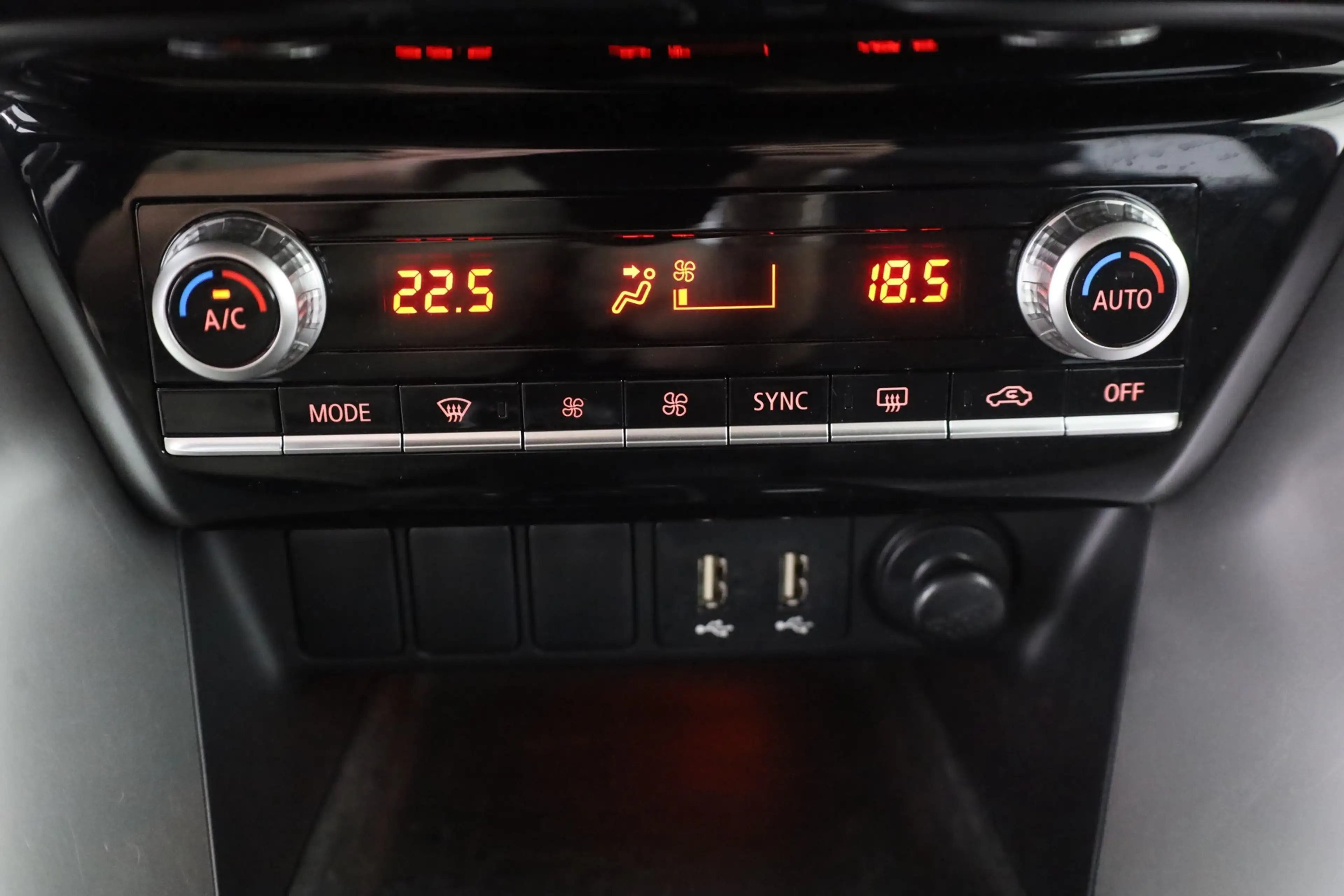 Mitsubishi Eclipse Cross 2.4 Hybrid 4WD LED Navi Kamera DAB — photo 12