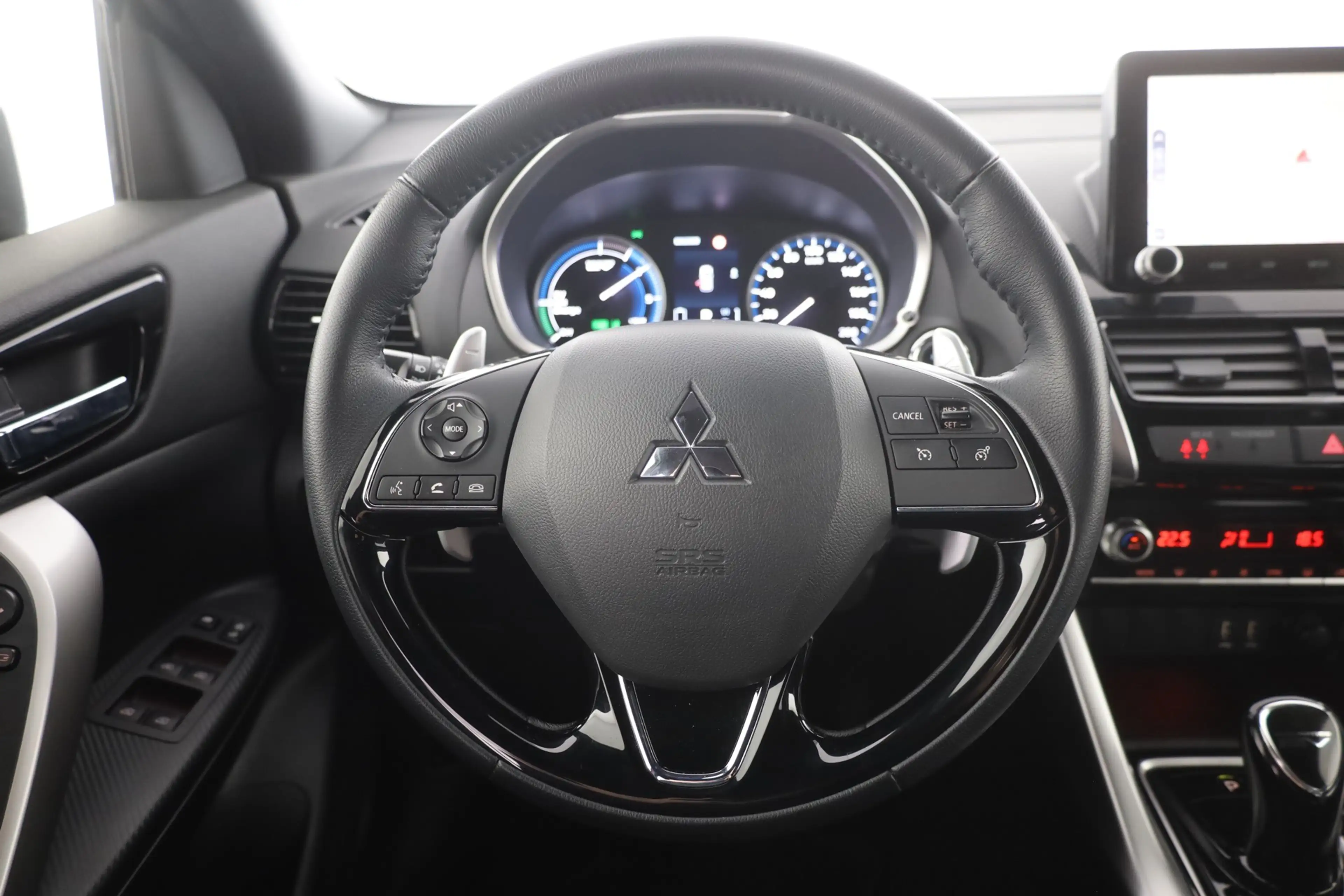 Mitsubishi Eclipse Cross 2.4 Hybrid 4WD LED Navi Kamera DAB — photo 15
