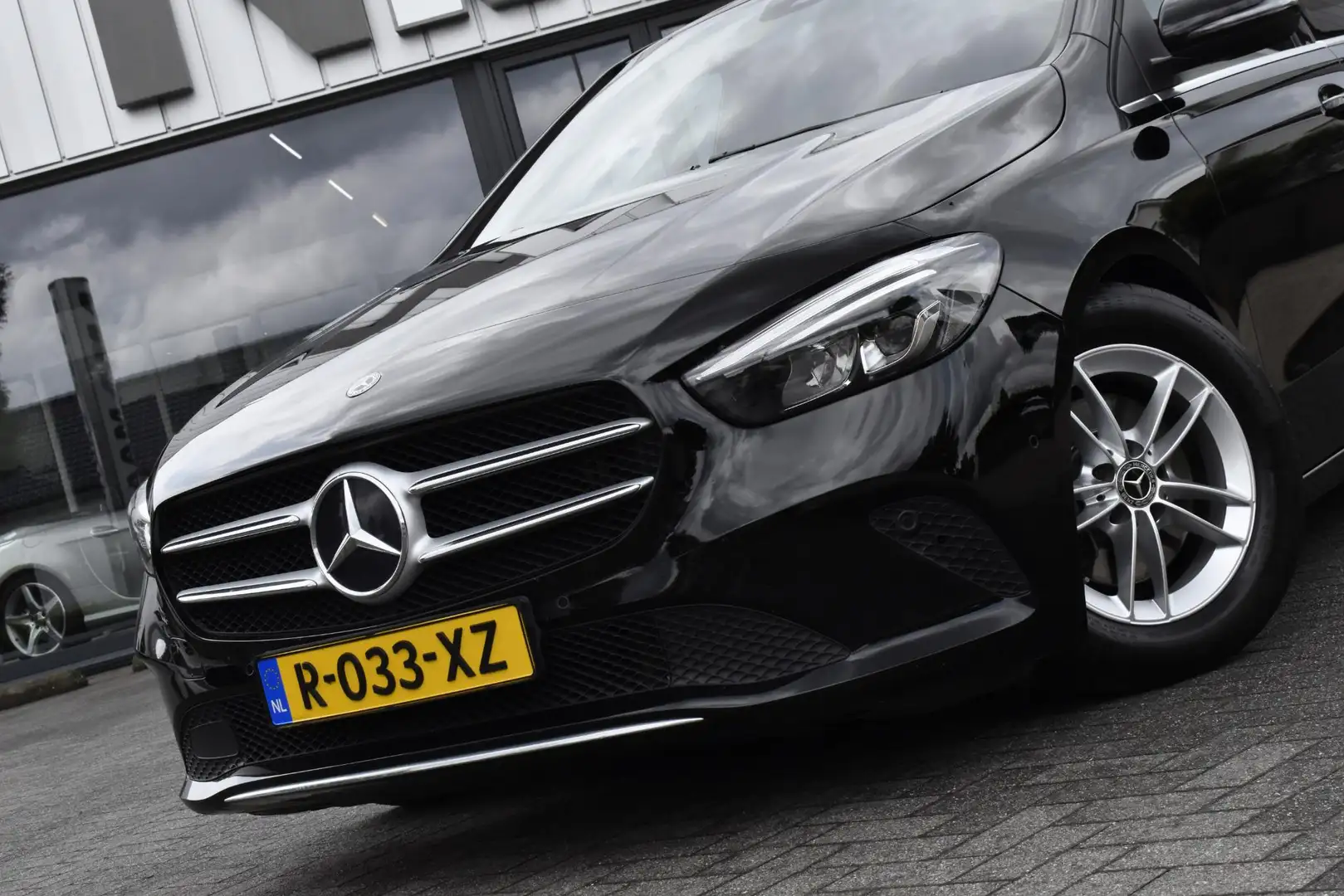 Mercedes-Benz B 200 Premium Plus Zwart - 2