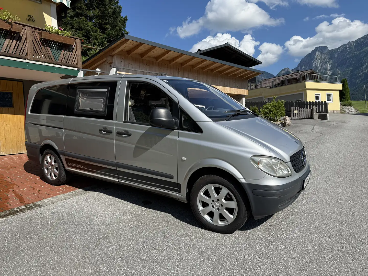 Mercedes-Benz Vito 111 CDI extralang Camper-Ausbau Argento - 2