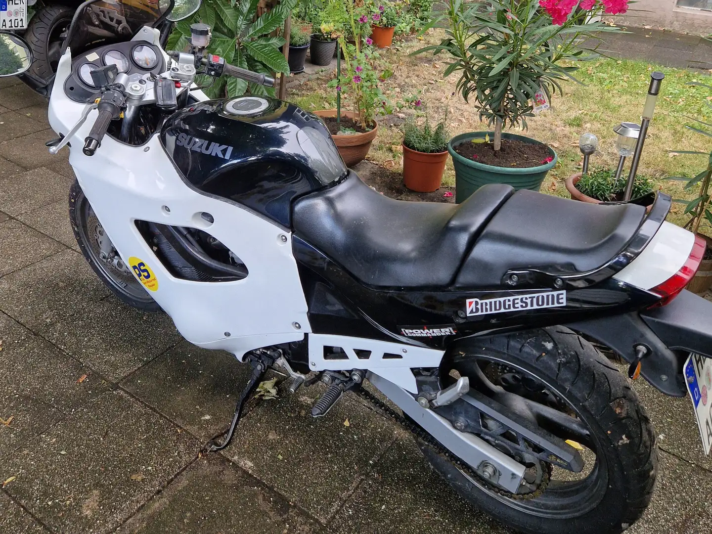 Suzuki GSX 600 F Černá - 1